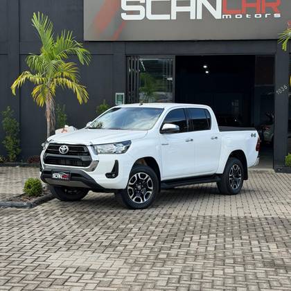 TOYOTA HILUX 2.8 D-4D TURBO DIESEL CD SRV 4X4 AUTOMÁTICO